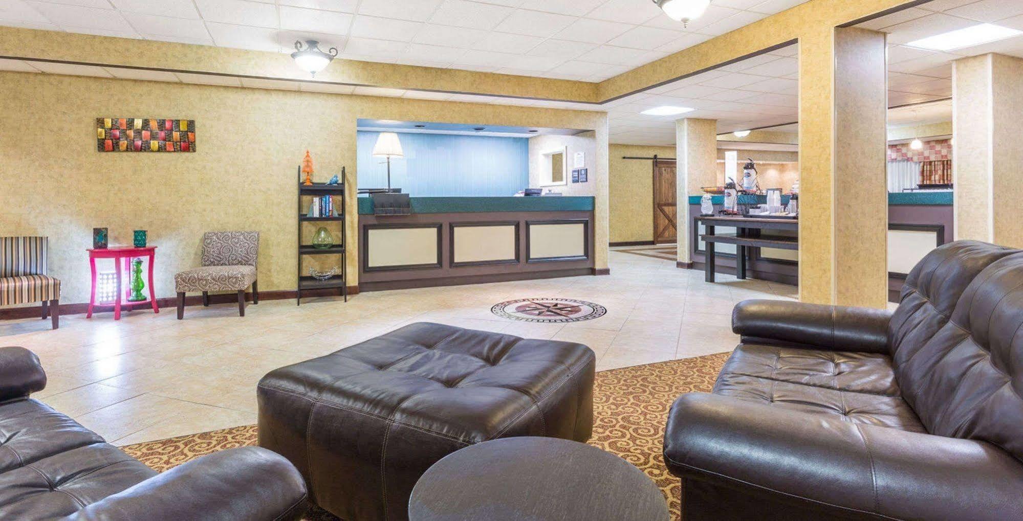 Rome Inn And Suites エクステリア 写真